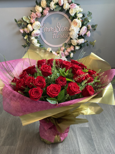 A Rose a day bouquet - A Red Rose a day, the ultimate I LOVE YOU Bouquet, specially hand tied and arranged into a stunning aqua packed bouquet. A Rose a day bouquet - A Red Rose a day, the ultimate I LOVE YOU Bouquet, specially hand tied and arranged into a stunning aqua packed bouquet.