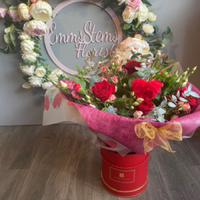 Show the love - The big show of love, is a lovely way to show the one you love just how special they are.  Show the love - The big show of love, is a lovely way to show the one you love just how special they are.