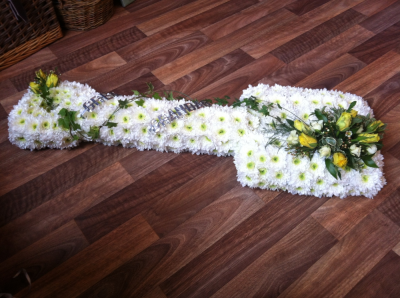 Spade - Based in White Chrysanthemums with a yellow spray of flowers Spade - Based in White Chrysanthemums with a yellow spray of flowers