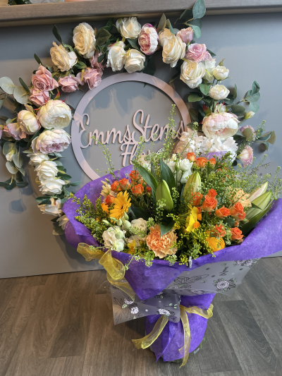 Full of fun - Beautiful hand tied bouquet presented as an aqua packed bouquet in water. With seasonal fresh  flowers in yellow & orange shades. Full of fun - Beautiful hand tied bouquet presented as an aqua packed bouquet in water. With seasonal fresh  flowers in yellow & orange shades.