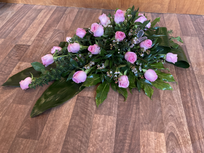 Pink Rose Single Ended Spray - Pink Rose single ended spray with Gypsophila. Pink Rose Single Ended Spray - Pink Rose single ended spray with Gypsophila.