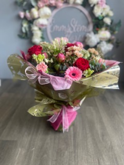 Summer Loving - Aqua Packed Bouquet in shades of pink and red flowers Summer Loving - Aqua Packed Bouquet in shades of pink and red flowers