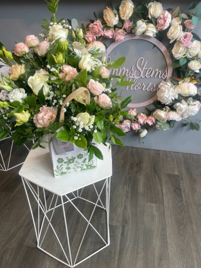 Pretty Bag - Beautiful soft coloured flowers arranged in a detailed hessian bag Pretty Bag - Beautiful soft coloured flowers arranged in a detailed hessian bag